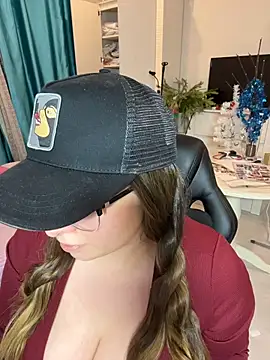 Snapshot of DienkaGreen chatting on January 15, 2026, 5:16 pm DienkaGreen online show from January 15, 2026, 5:16 pm