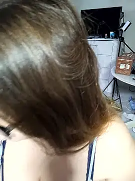 Snapshot of DienkaGreen chatting on October 30, 2025, 10:24 am DienkaGreen online show from October 30, 2025, 10:24 am