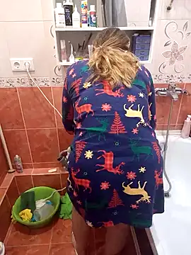 Snapshot of DienkaGreen chatting on December 13, 2024, 10:45 pm DienkaGreen online show from December 13, 2024, 10:45 pm