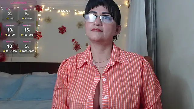 ISABEEL SOFIA01 online show from September 24, 2025, 10:33 am