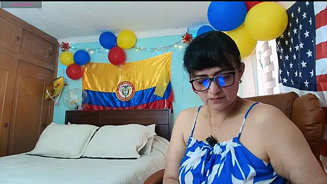 Snapshot of ISABEEL_SOFIA01 chatting on July 14, 2026, 8:04 pm ISABEEL SOFIA01 online show from July 14, 2026, 8:04 pm