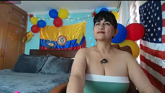 Snapshot of ISABEEL_SOFIA01 chatting on July 9, 2026, 7:57 pm ISABEEL SOFIA01 online show from July 9, 2026, 7:57 pm