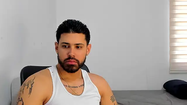 Justyn Torres online show from October 24, 2025, 1:54 pm