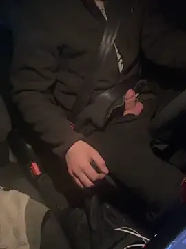 agitnizci13 online show from December 4, 2025, 4:50 pm