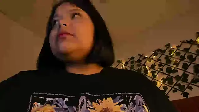 Snapshot of sexychubby___ chatting on February 23, 2025, 10:49 am sexychubby online show from February 23, 2025, 10:49 am