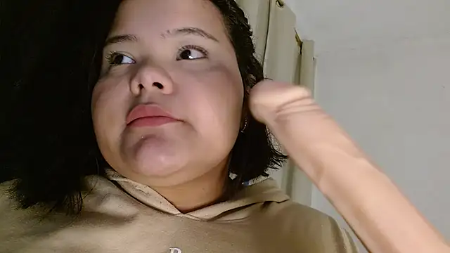 Snapshot of sexychubby___ chatting on February 9, 2025, 9:49 pm sexychubby online show from February 9, 2025, 9:49 pm