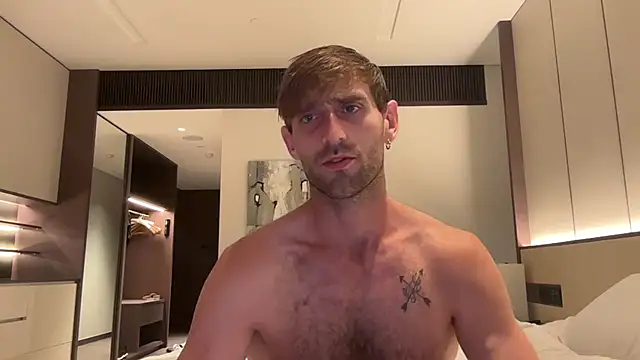 Snapshot of lukegunn chatting on October 10, 2025, 11:16 pm lukegunn online show from October 10, 2025, 11:16 pm