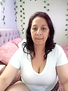 Snapshot of camilalatti chatting on December 22, 2024, 2:39 am camilalatti online show from December 22, 2024, 2:39 am