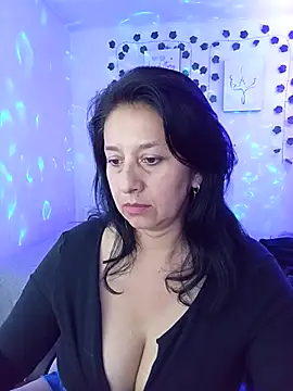 Snapshot of camilalatti chatting on February 17, 2025, 12:43 am camilalatti online show from February 17, 2025, 12:43 am