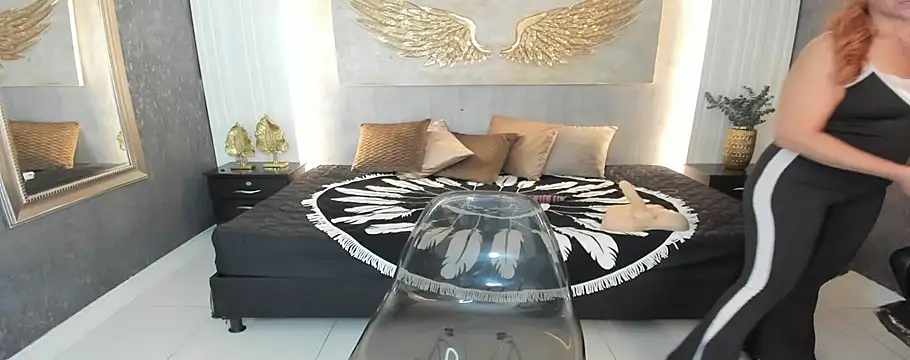 cintiagreyx online show from January 8, 2026, 11:49 am