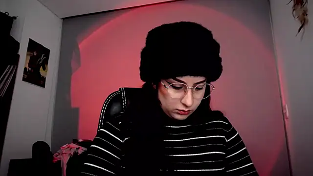 Snapshot of Scarlett_Sen chatting on October 25, 2025, 2:07 pm Scarlett Sen online show from October 25, 2025, 2:07 pm