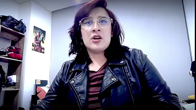 Snapshot of Scarlett_Sen chatting on April 16, 2026, 3:57 pm Scarlett Sen online show from April 16, 2026, 3:57 pm