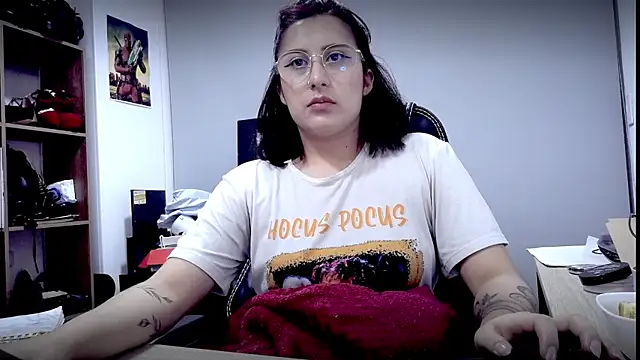 Snapshot of Scarlett_Sen chatting on April 14, 2026, 3:17 pm Scarlett Sen online show from April 14, 2026, 3:17 pm