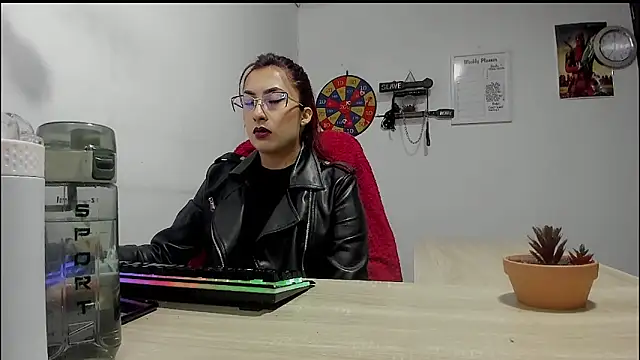 Snapshot of Scarlett_Sen chatting on March 11, 2025, 1:12 pm Scarlett Sen online show from March 11, 2025, 1:12 pm