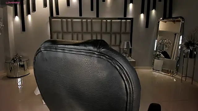 NickyLawson online show from November 29, 2025, 4:12 am