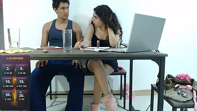 harleyandjoker7 online show from February 22, 2025, 11:24 pm