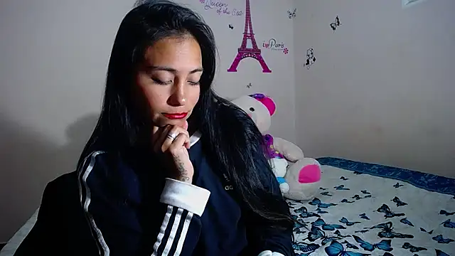 hanna girl21 online show from December 4, 2025, 11:48 pm