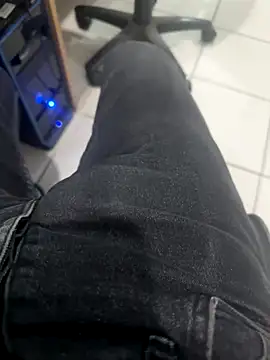 MAHKE12 online show from November 6, 2025, 2:21 pm