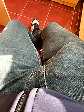 MAHKE12 online show from October 21, 2025, 9:52 am