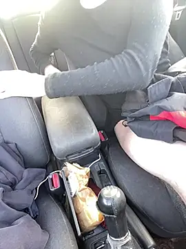 utoopia777 online show from March 9, 2025, 11:03 am