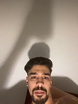 Snapshot of Hermanooooooo chatting on December 3, 2024, 2:53 am Hermanooooooo online show from December 3, 2024, 2:53 am