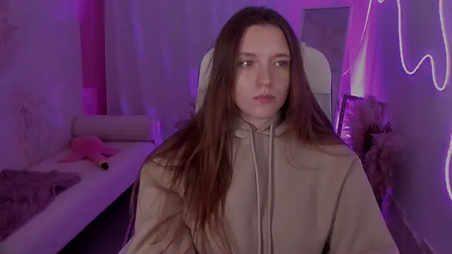 JennyDens online show from November 12, 2025, 5:28 pm