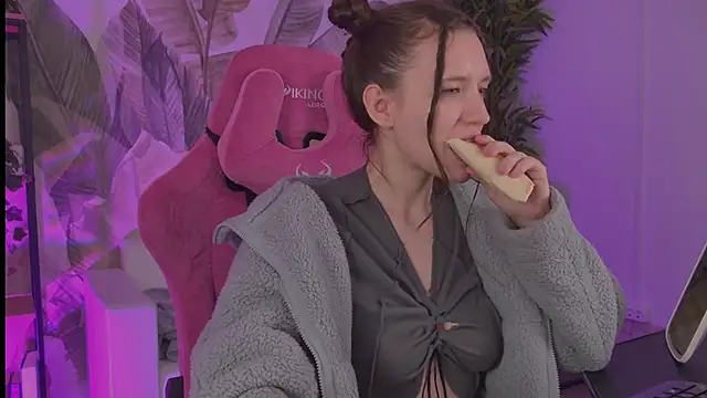 JennyDens online show from March 3, 2026, 3:52 pm