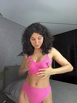  CurlySue  online show from March 18, 2026, 5:14 pm