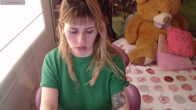 Snapshot of thamarajane chatting on April 23, 2026, 7:48 pm thamarajane online show from April 23, 2026, 7:48 pm
