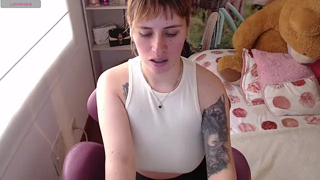 Snapshot of thamarajane chatting on April 16, 2026, 8:09 pm thamarajane online show from April 16, 2026, 8:09 pm