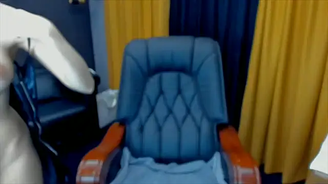 Snapshot of HaleySweet18 chatting on July 9, 2026, 8:19 pm HaleySweet18 online show from July 9, 2026, 8:19 pm