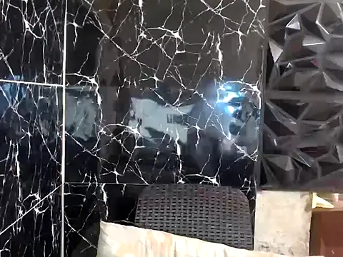 MissKeanna online show from February 5, 2025, 1:44 pm