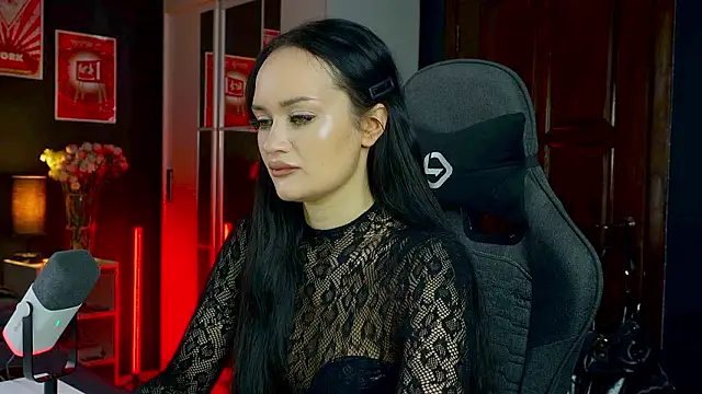 QueenAliss online show from February 17, 2026, 6:00 am