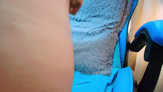 klylls squirt  online show from February 18, 2026, 7:32 pm