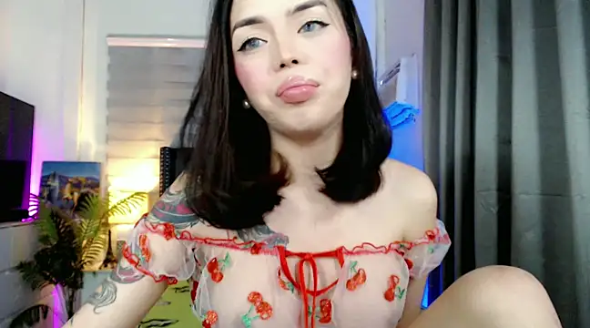 Snapshot of SweetCheska19 chatting on February 6, 2025, 12:43 am SweetCheska19 online show from February 6, 2025, 12:43 am