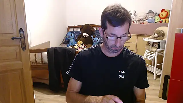steph19x5 online show from June 11, 2026, 7:44 pm