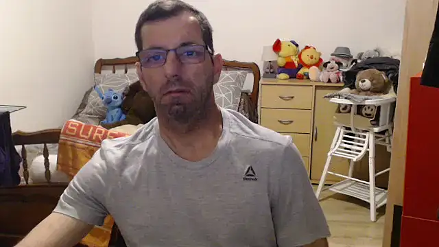 Snapshot of steph19x5 chatting on March 13, 2026, 5:45 am steph19x5 online show from March 13, 2026, 5:45 am