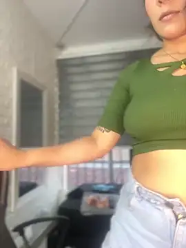 Little Amber6 online show from February 26, 2025, 8:15 pm