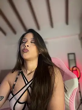 Little Amber6 online show from May 26, 2026, 11:36 pm