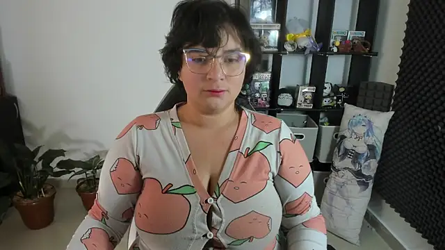 Snapshot of aika-dreams chatting on February 19, 2025, 1:28 pm aika-dreams online show from February 19, 2025, 1:28 pm