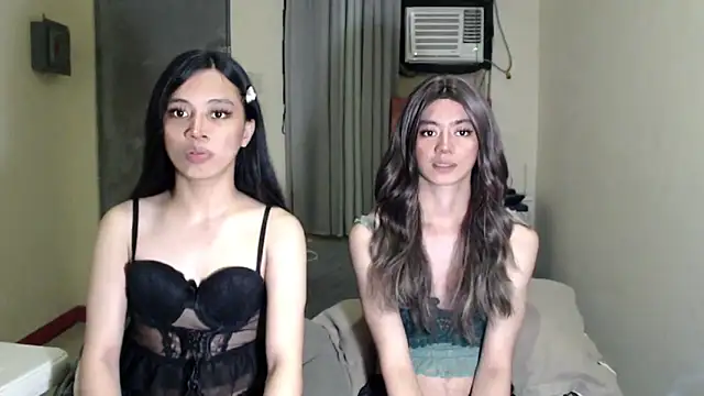 Snapshot of Urworldclasstrans chatting on October 27, 2025, 8:21 pm Urworldclasstrans online show from October 27, 2025, 8:21 pm