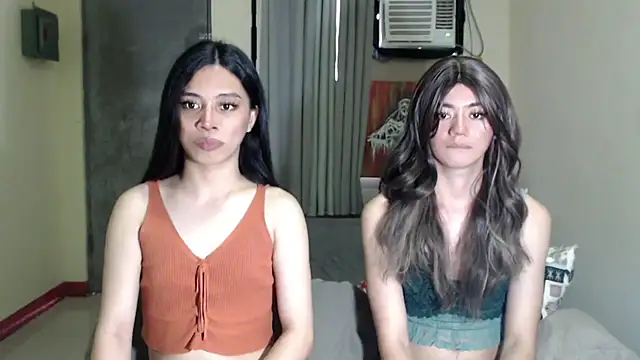 Snapshot of Urworldclasstrans chatting on September 17, 2025, 5:09 am Urworldclasstrans online show from September 17, 2025, 5:09 am