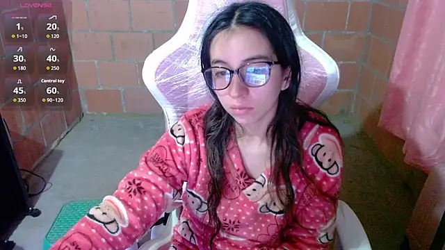 Maggie Fox3 online show from May 29, 2026, 3:01 am