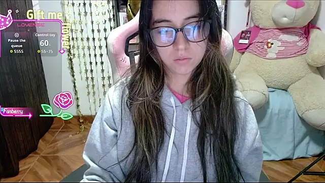 Maggie Fox3 online show from October 16, 2025, 1:14 am