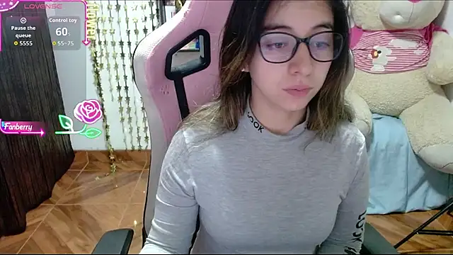 Maggie Fox3 online show from October 17, 2025, 12:47 am