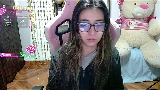 Maggie Fox3 online show from October 12, 2025, 3:41 am