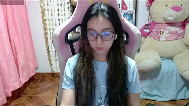 Maggie Fox3 online show from October 23, 2025, 2:10 am