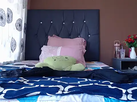 Snapshot of Lovelyboobs01 chatting on December 1, 2025, 9:21 am Lovelyboobs01 online show from December 1, 2025, 9:21 am