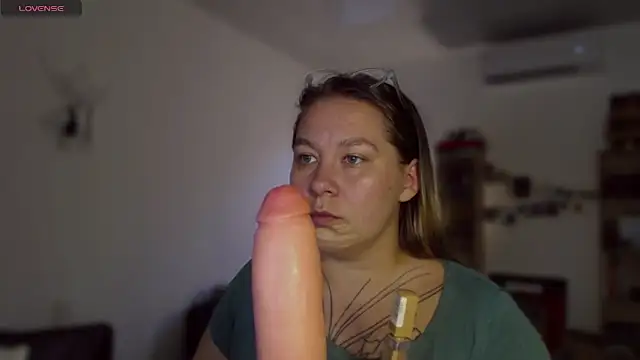 Snapshot of Enotika chatting on February 13, 2026, 9:37 pm Enotika online show from February 13, 2026, 9:37 pm