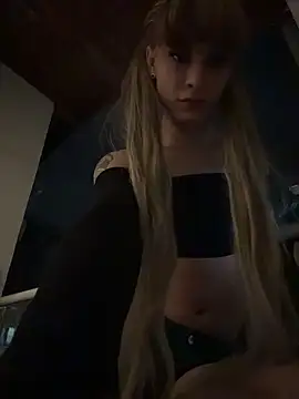 stormytt  online show from April 14, 2026, 3:44 am